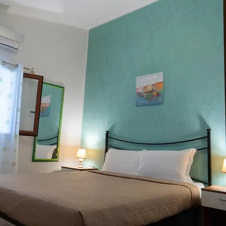 Апартаменты Nick & Santo's Holiday Homes R *